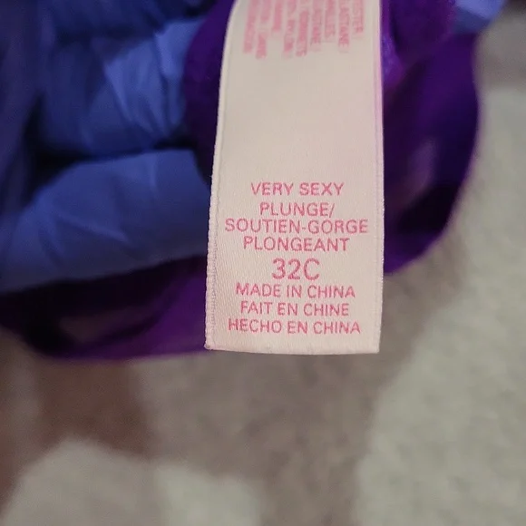 Victoria's Secret Bra - Picture 8 of 10